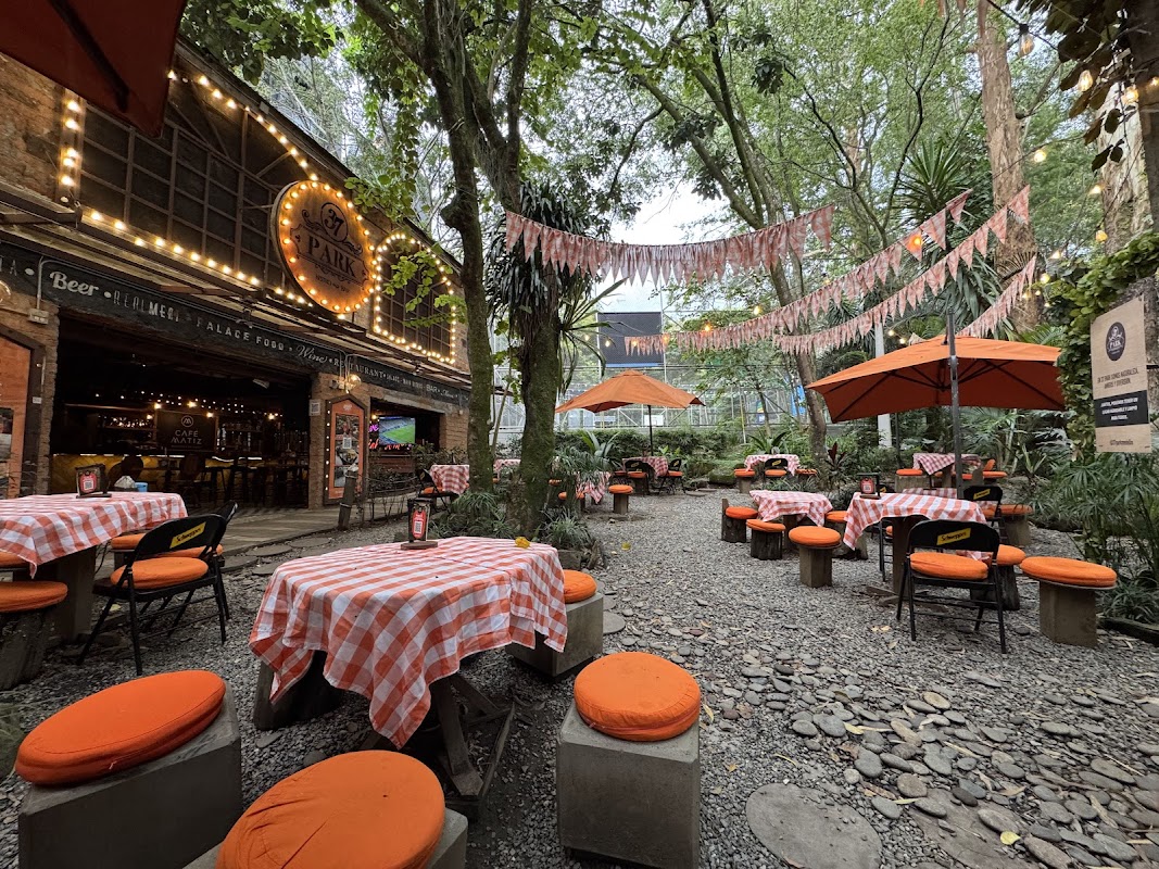 37 Park Medellín | Restaurante Bar